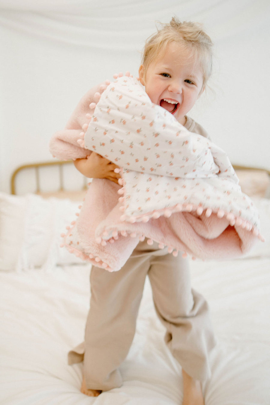 Pompom Blanket (Teddy, Petal, Hot Balloon)