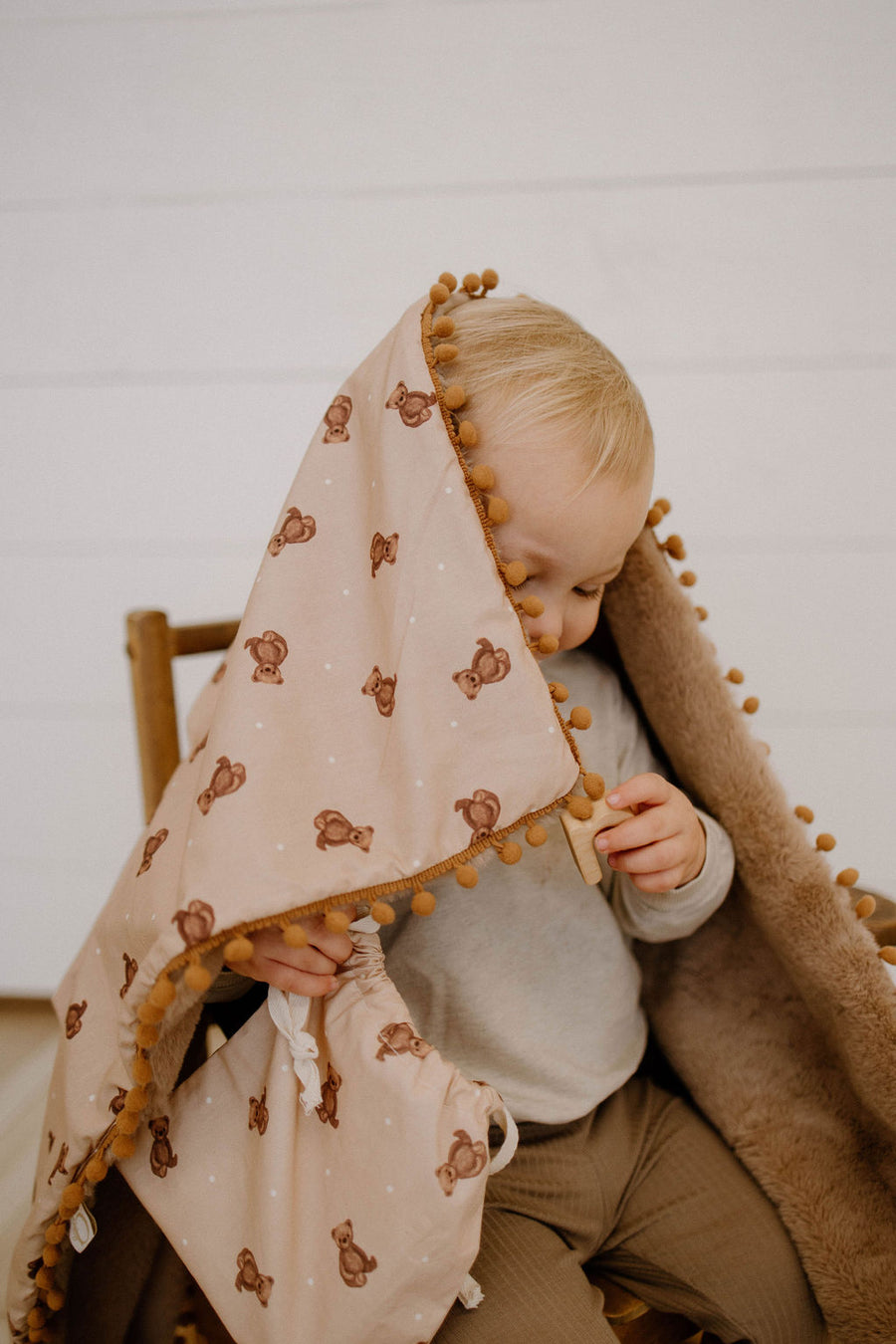 Pompom Blanket (Teddy, Petal, Hot Balloon)